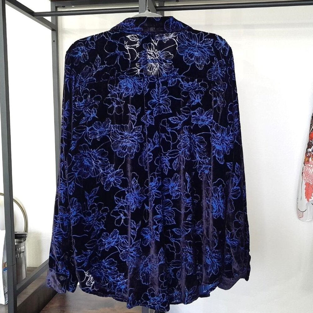 Torrid Velvet Burnout Blouse Womens 2X Purple Semisheer Whimsigoth Floral - Picture 3 of 6